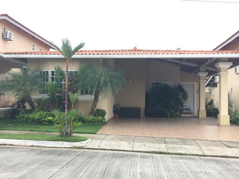 HOUSE FOR SALE IN BRISAS DEL GOLF- VILLAS DEL GOLF